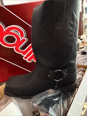 Brand New Dingo Cowboy Boots Brand with tags in plastic